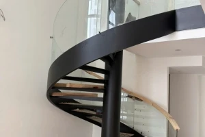 Cầu Thang Kính Đẹp ở Bình Tân | Thi Công Uy Tín, Giá Tại Xưởng