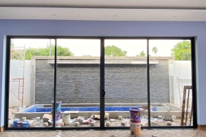 Thi công vách kính cường lực