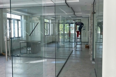 Vách Kính Cường Lực