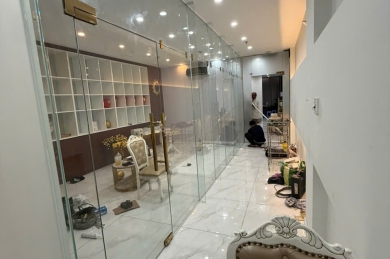 Vách Kính Cường Lực