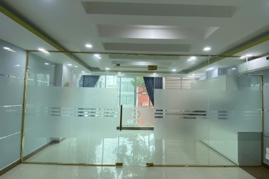 Vách Kính Cường Lực
