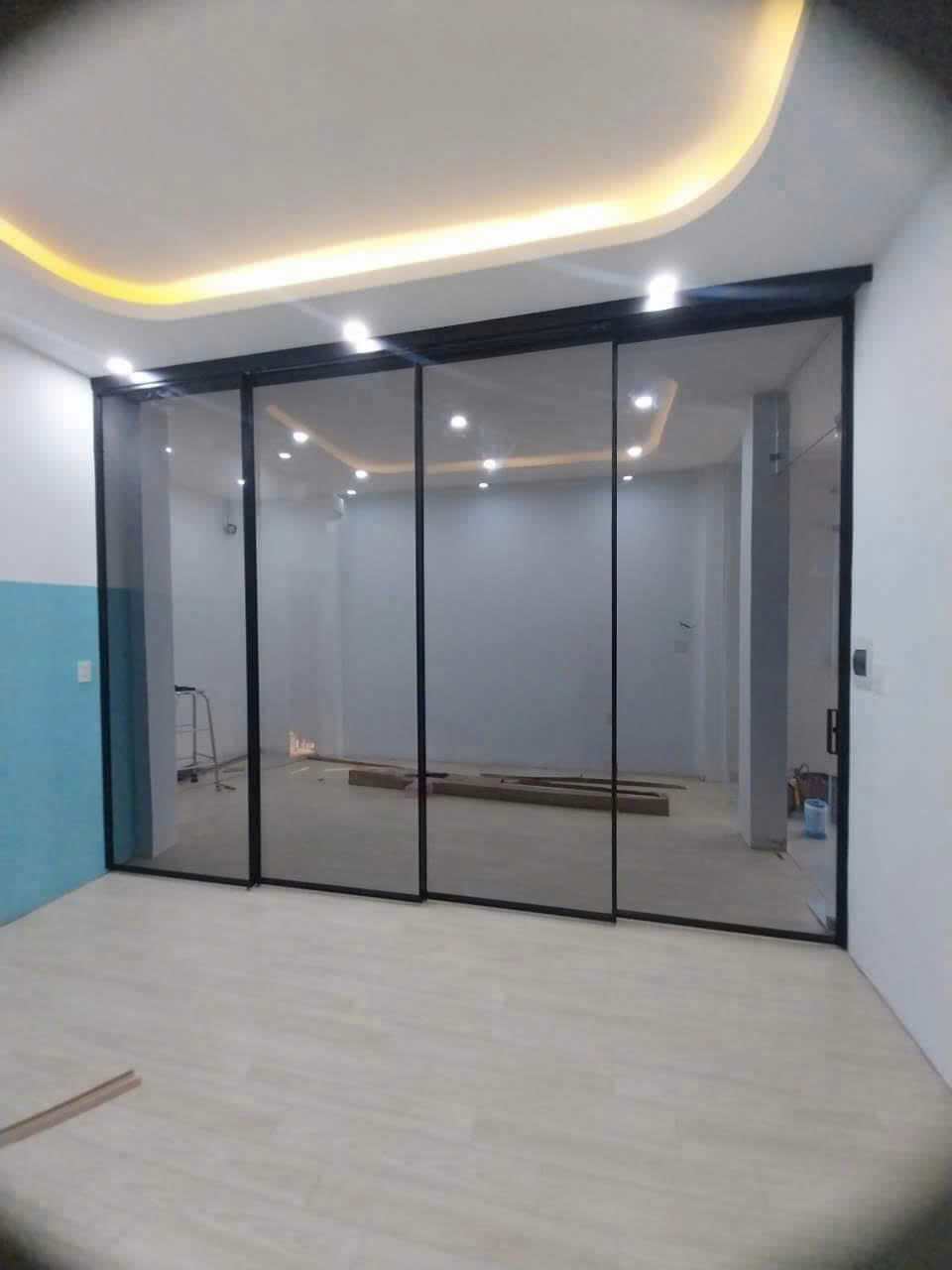 Kết hợp Cửa Nhôm Kính với các sản phẩm nhôm kính khác